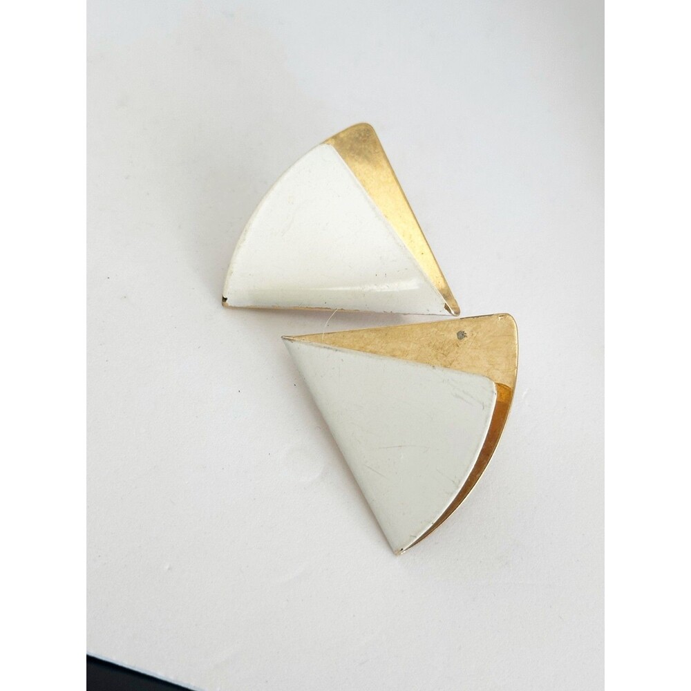Crown Trifari Signed Earrings Clip on Gold Tone White Enamel Triangles - Picture 3 of 6